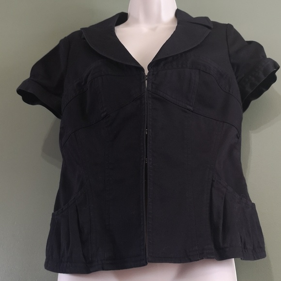 Nine West Short Sleeve Deep V Collared Fitted Eyelet Front Blazer Sz 6 w Pockets - Picture 4 of 11